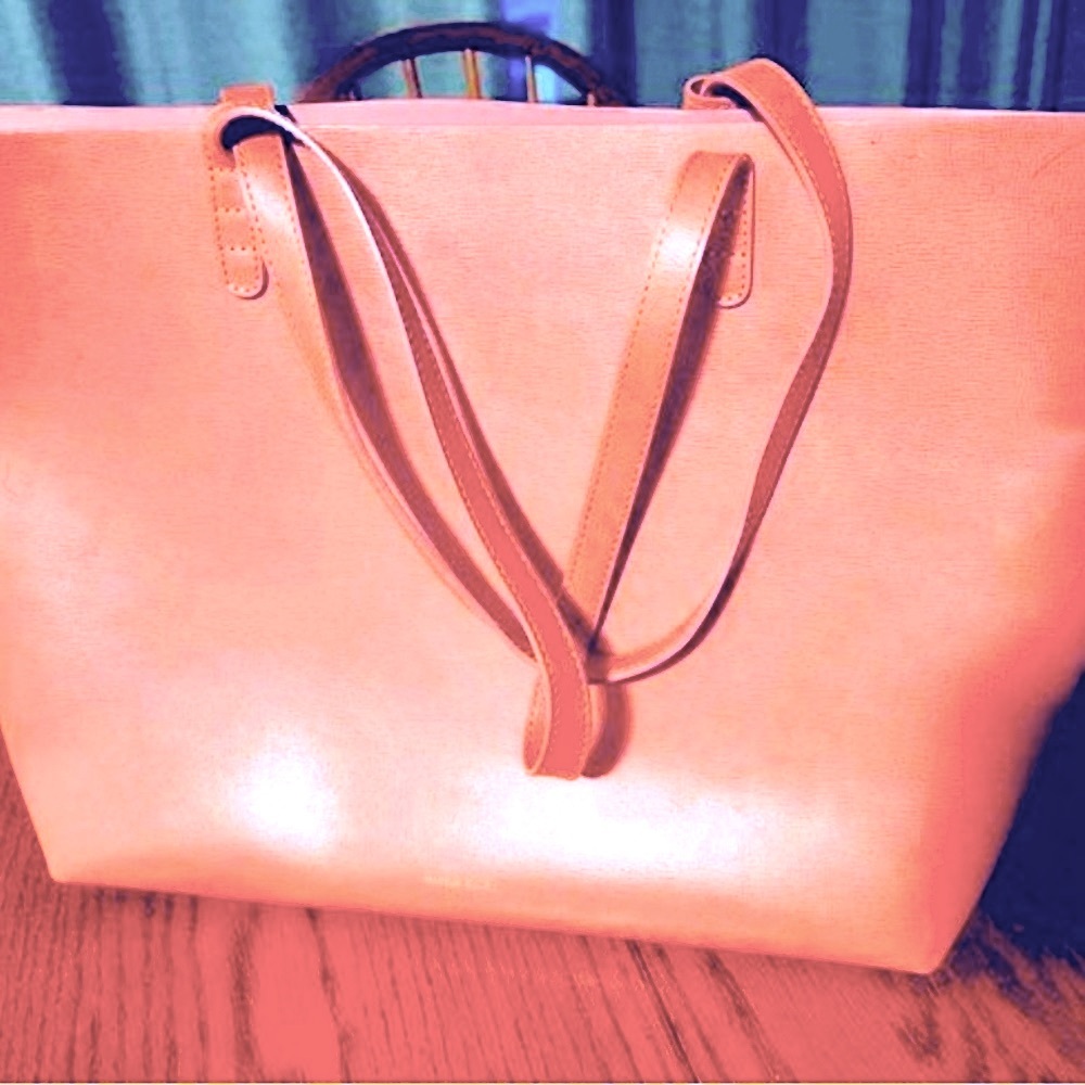 Mansur Gavriel Tote